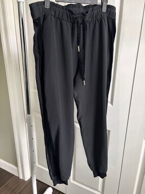lululemon On The Fly Black Track Jogger Pants with Velvet Trim